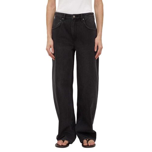 Assembly Label Low Curve Mid Rise Jean Faded Black